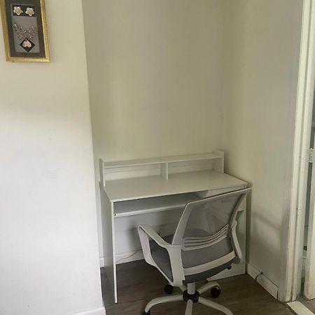 Cozy Room With Private Bathroom Нью-Йорк Экстерьер фото