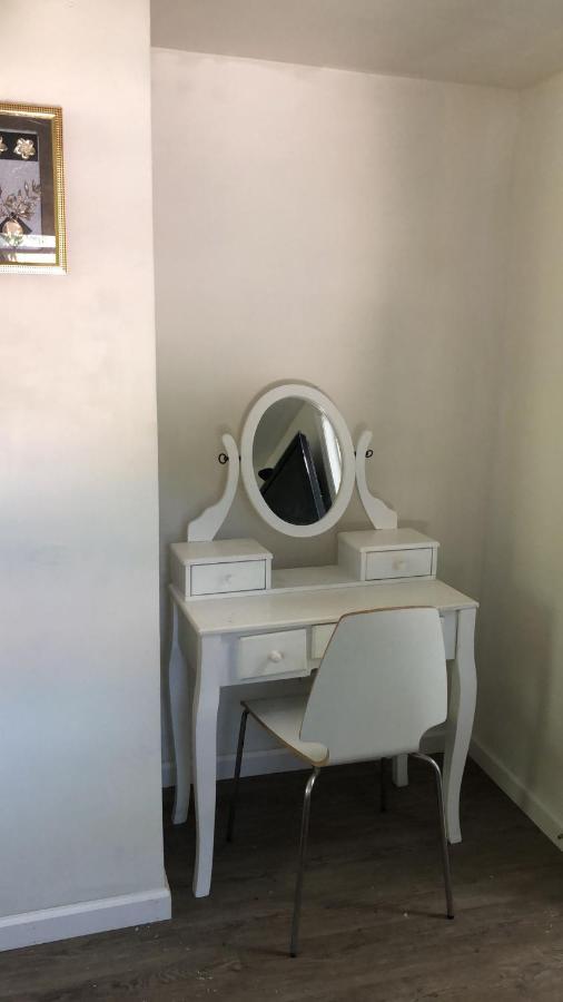 Cozy Room With Private Bathroom Нью-Йорк Экстерьер фото